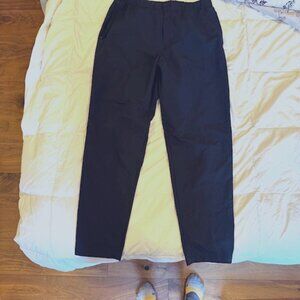 Great condition Lululemon men's jogger in Medium. Navy